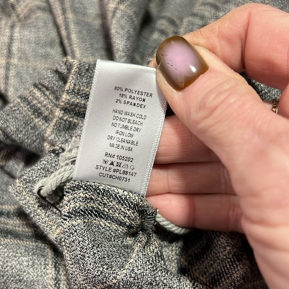 CHALET NWT Pull On Cropped Gray Plaid Wide Leg Pant Size M - Picture 10 of 10